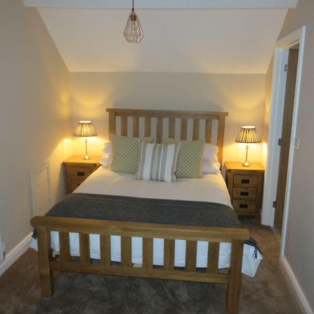 Отель The Kings Head Meifod Экстерьер фото