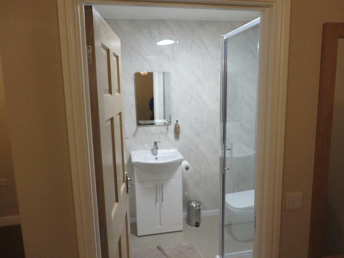 Отель The Kings Head Meifod Экстерьер фото